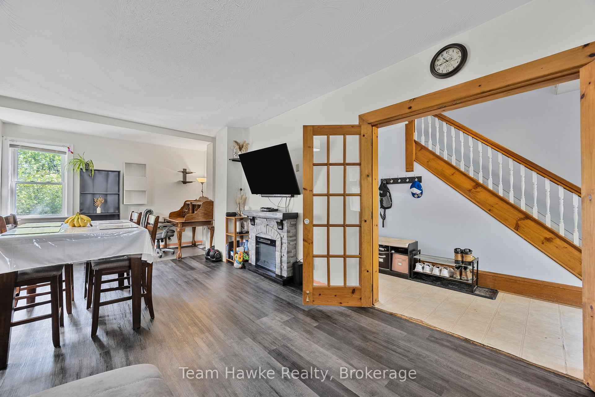 Photo 10 of 389 Mildred Street, Midland — HOMEH
