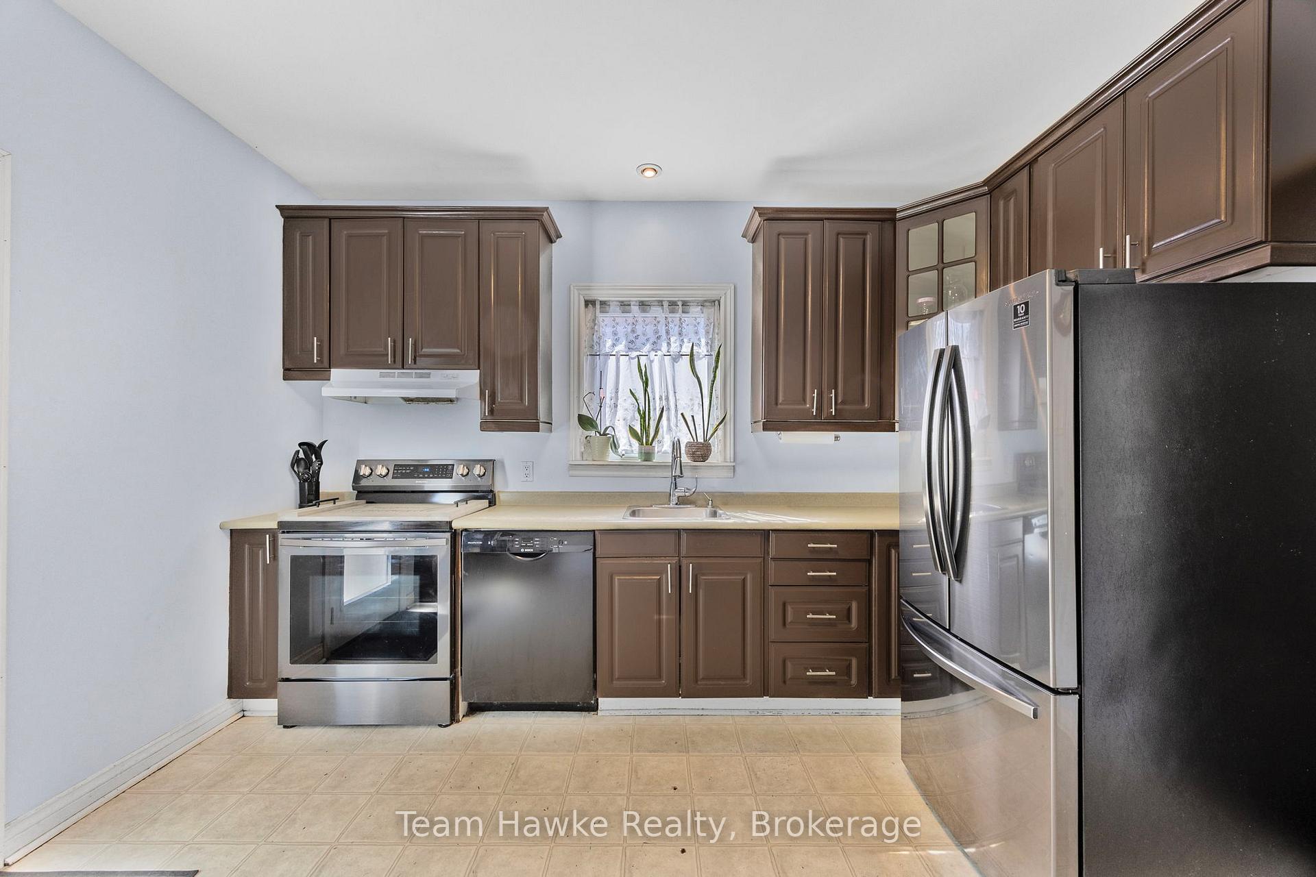 Photo 20 of 389 Mildred Street, Midland — HOMEH