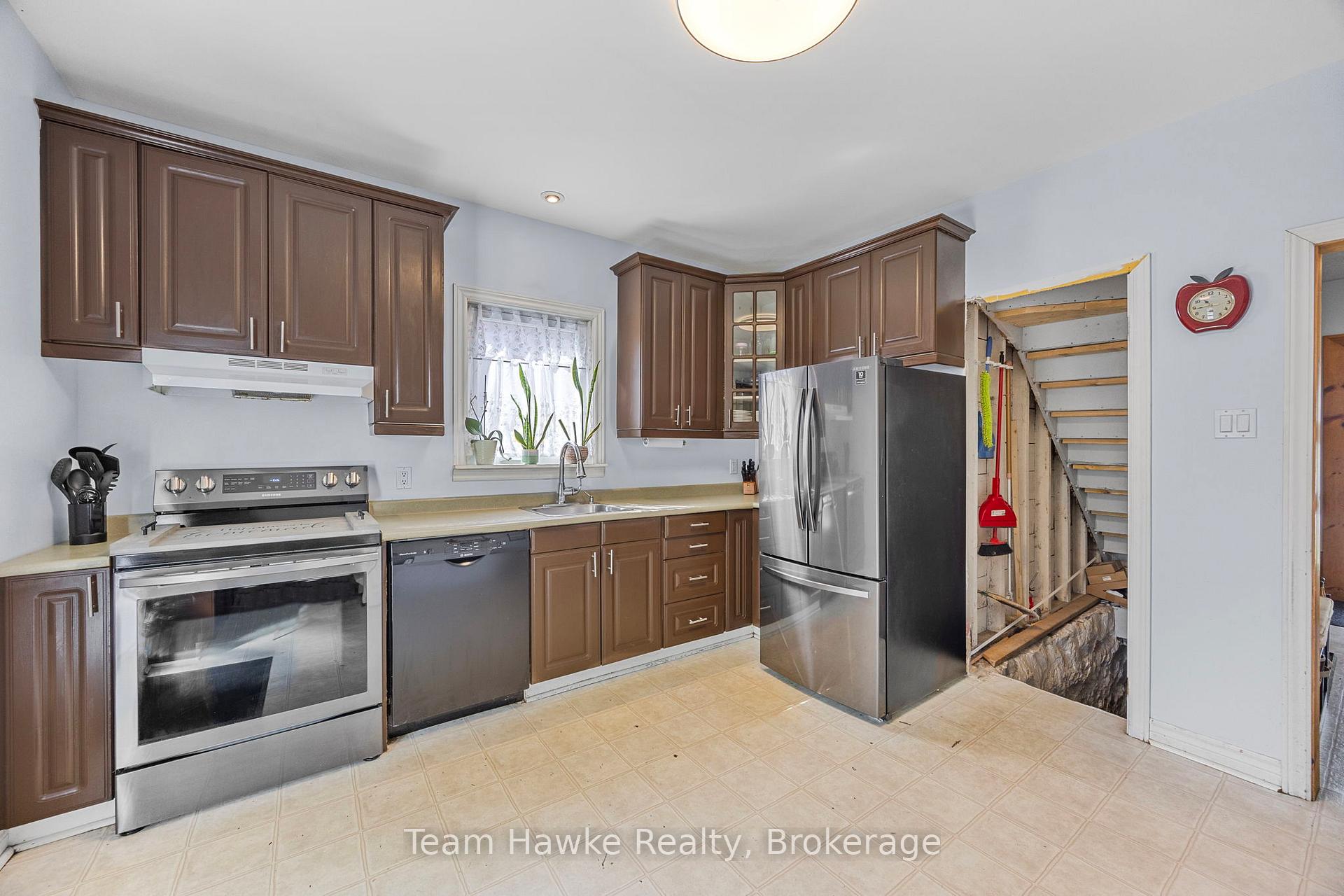 Photo 21 of 389 Mildred Street, Midland — HOMEH