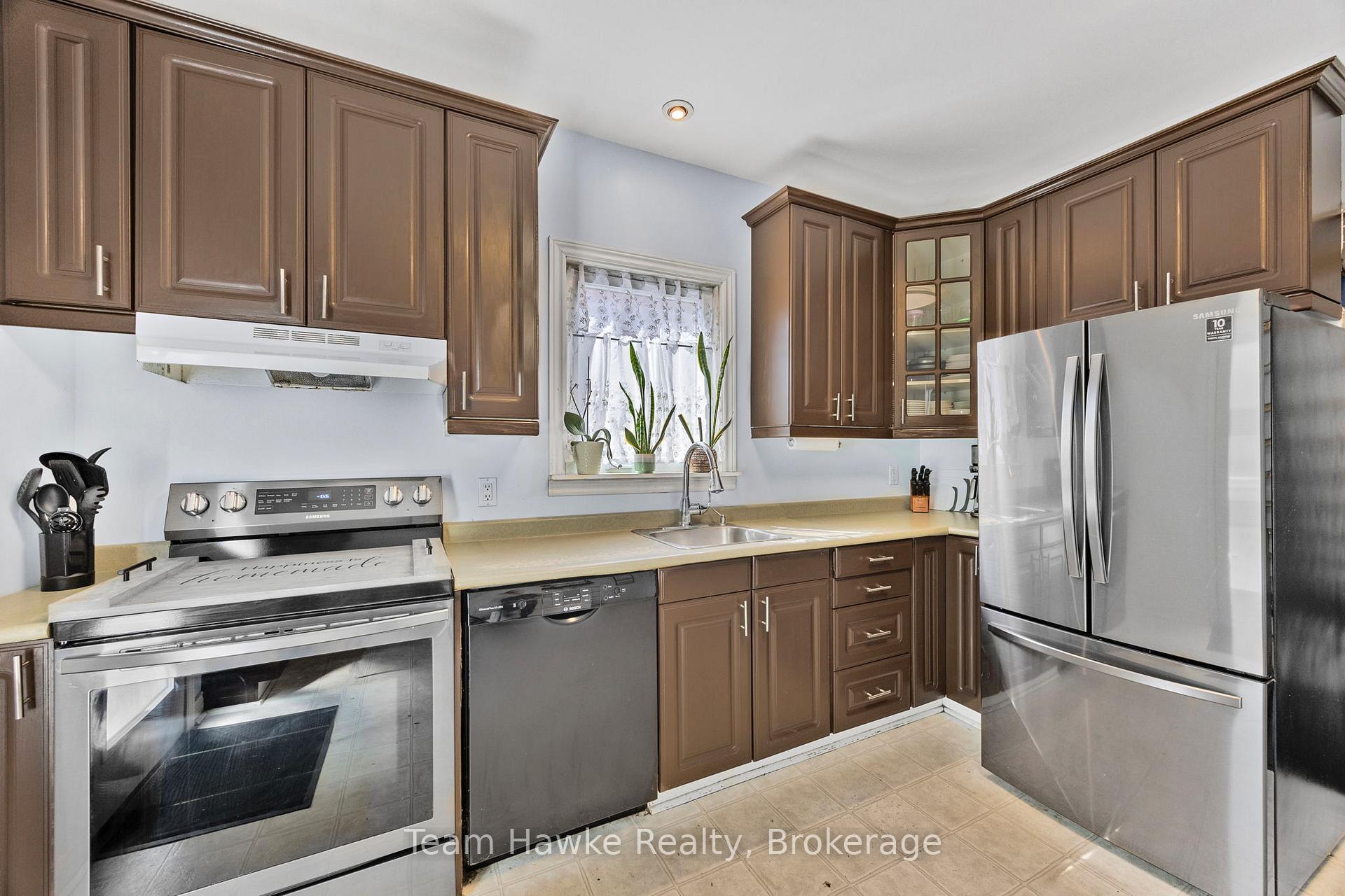 Photo 22 of 389 Mildred Street, Midland — HOMEH