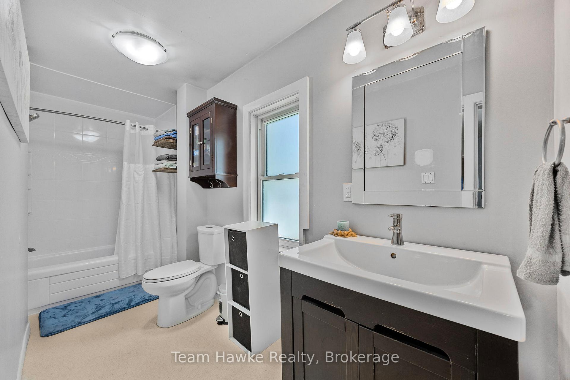 Photo 33 of 389 Mildred Street, Midland — HOMEH