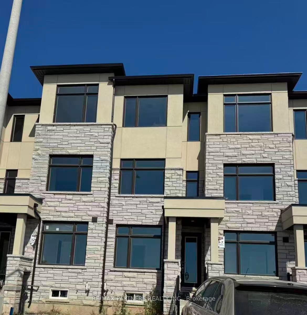 Photo 2 of 155 Berczy Green Drive, Markham, Rural Markham — HOMEH