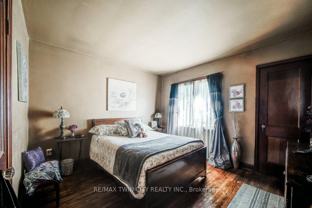Photo 5 of 326 Blucher Boulevard, Kitchener — HOMEH