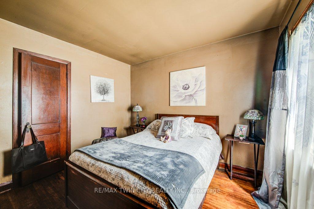 Photo 6 of 326 Blucher Boulevard, Kitchener — HOMEH