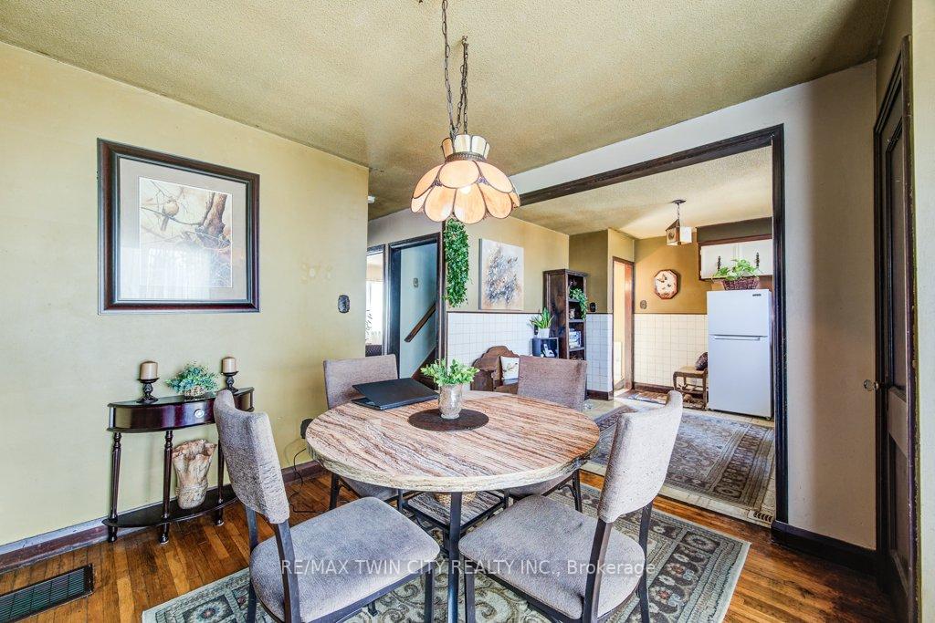 Photo 9 of 326 Blucher Boulevard, Kitchener — HOMEH