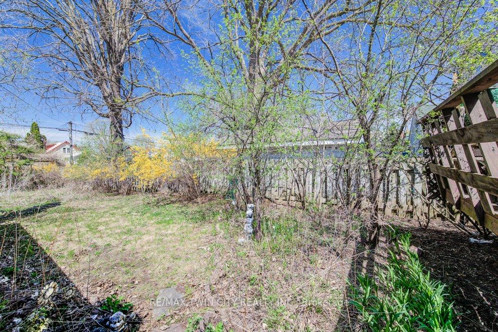 Photo 20 of 326 Blucher Boulevard, Kitchener — HOMEH