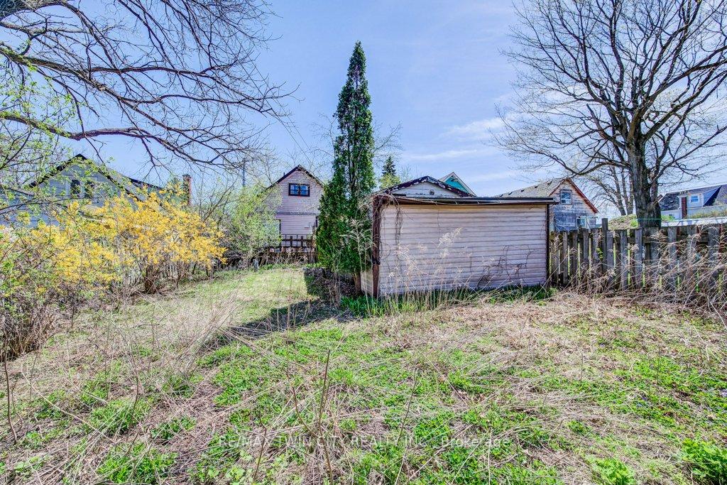 Photo 21 of 326 Blucher Boulevard, Kitchener — HOMEH