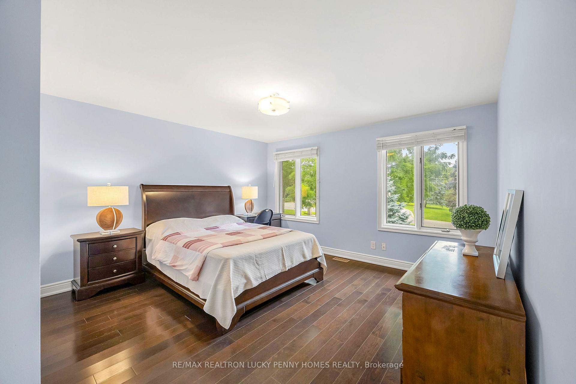 Photo 7 of 10 Walnut Glen Place, Markham, Devil's Elbow — HOMEH