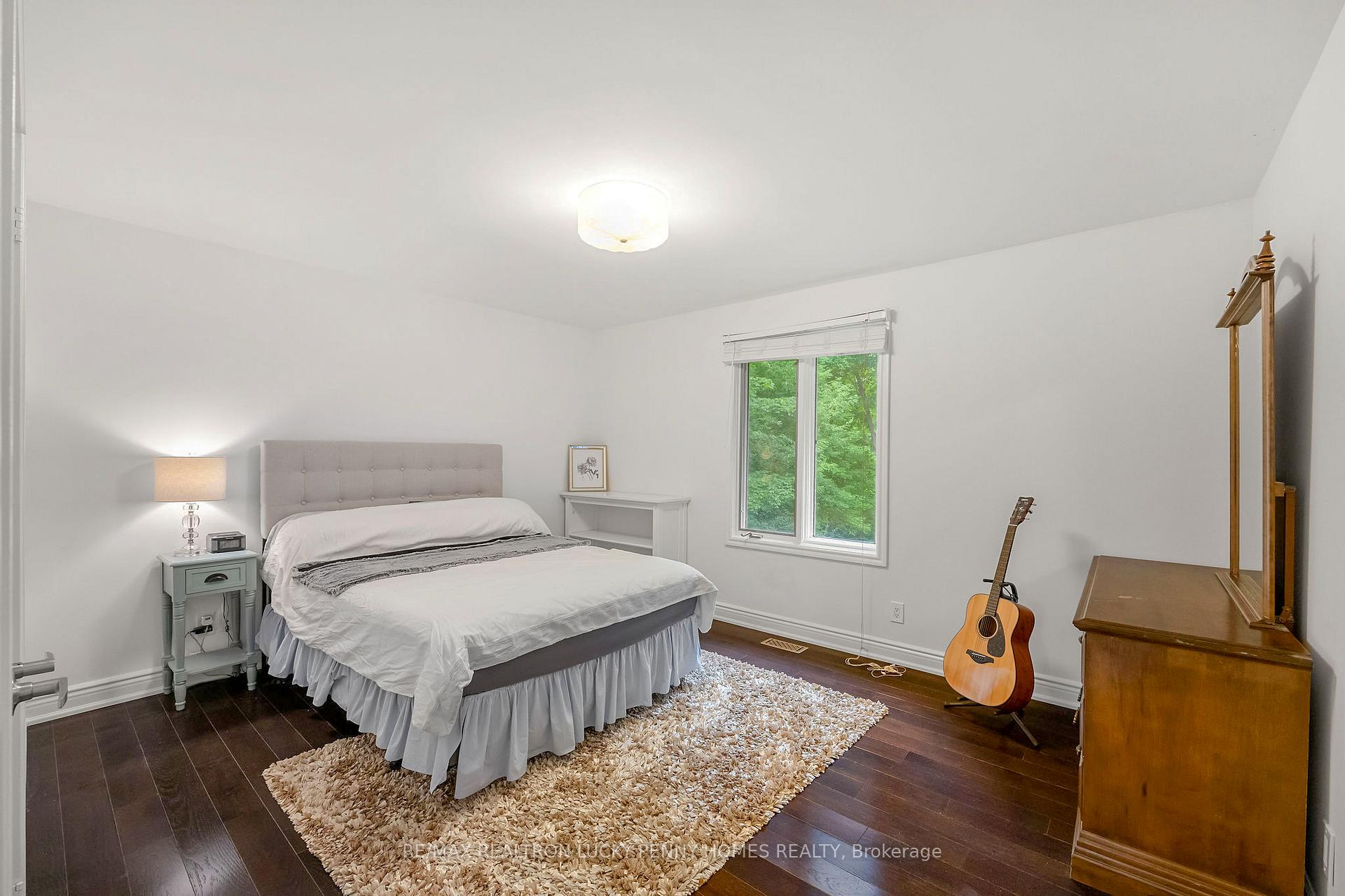 Photo 9 of 10 Walnut Glen Place, Markham, Devil's Elbow — HOMEH