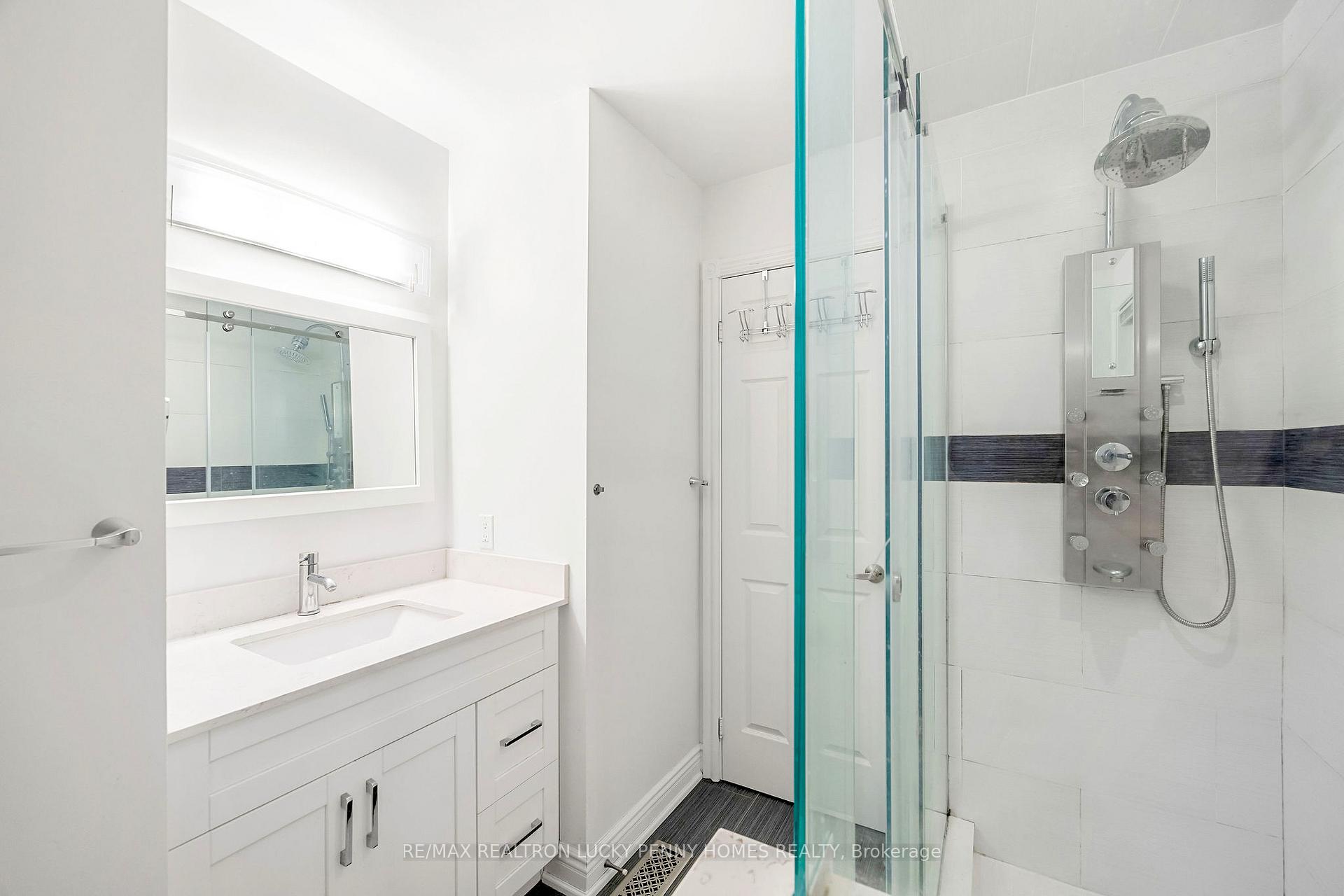 Photo 10 of 10 Walnut Glen Place, Markham, Devil's Elbow — HOMEH