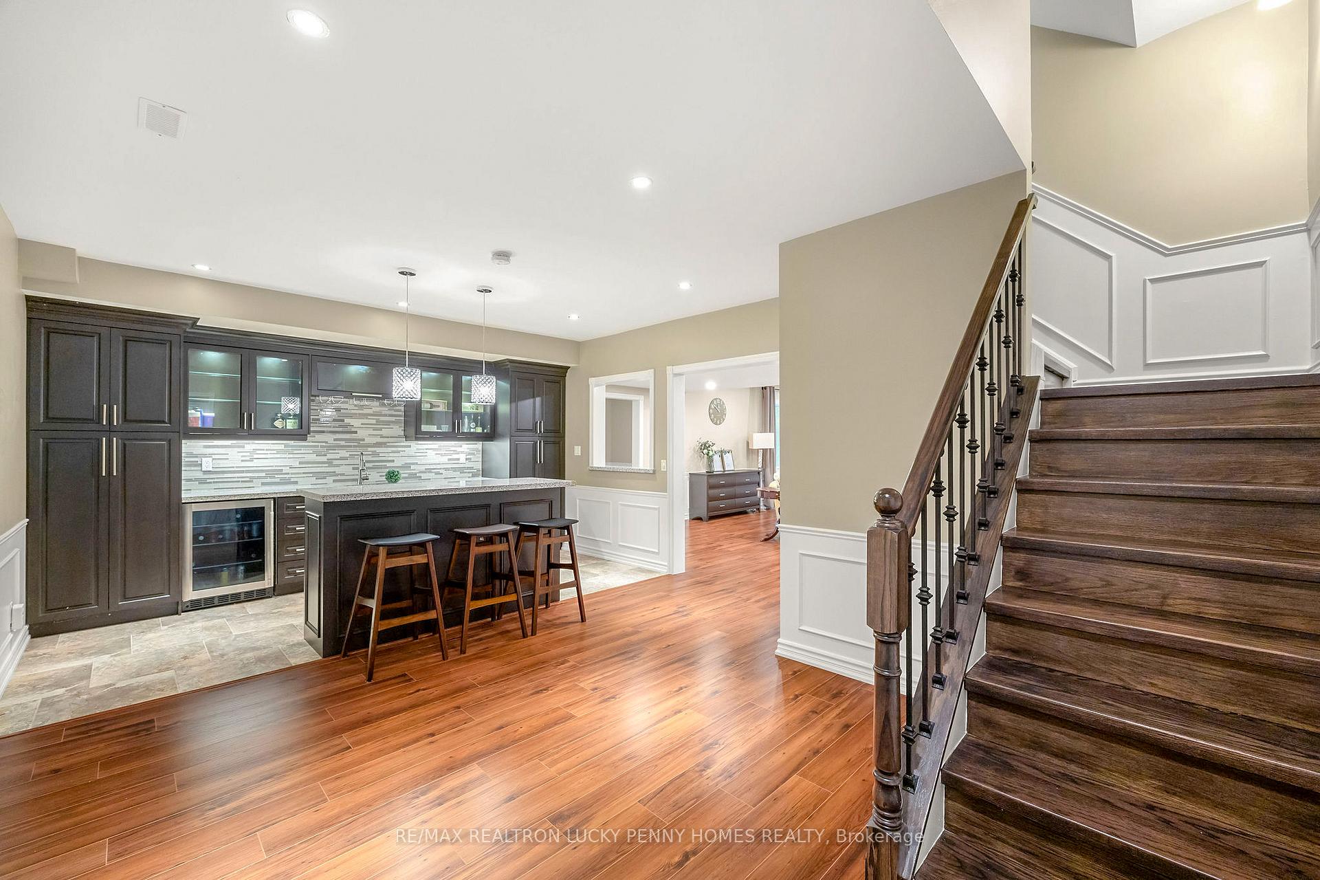 Photo 12 of 10 Walnut Glen Place, Markham, Devil's Elbow — HOMEH