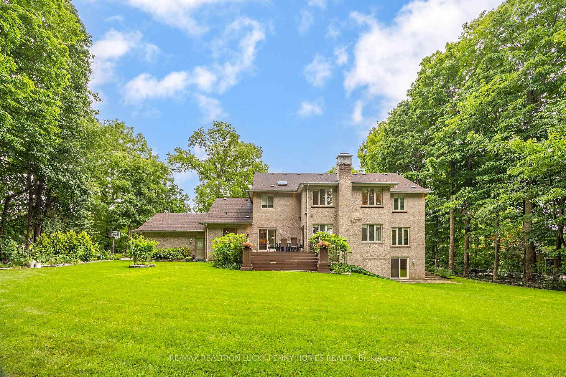 Photo 18 of 10 Walnut Glen Place, Markham, Devil's Elbow — HOMEH