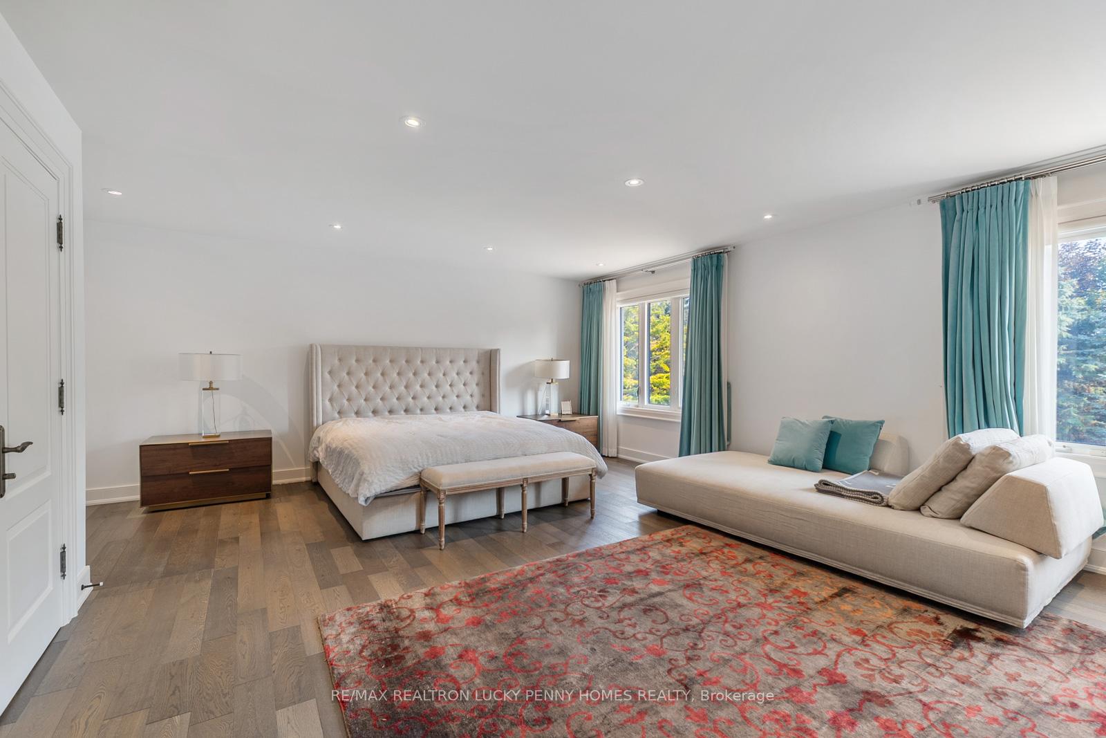 Photo 6 of 35 Walnut Glen Place, Markham, Devil's Elbow — HOMEH