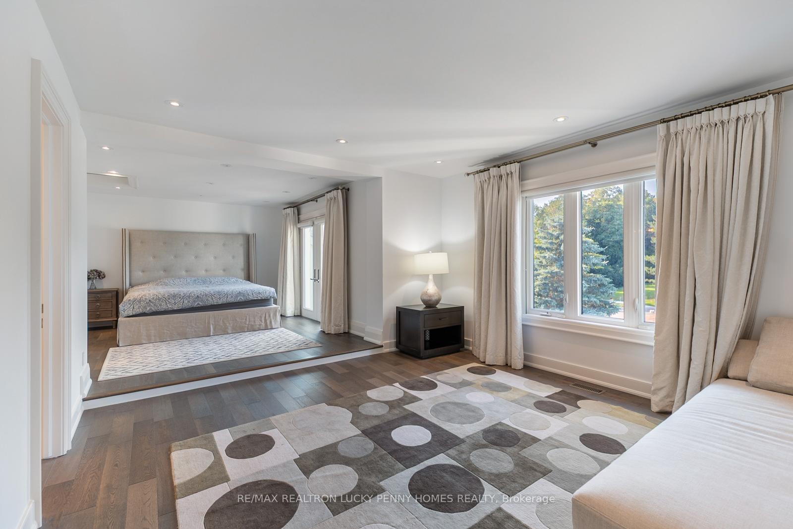 Photo 11 of 35 Walnut Glen Place, Markham, Devil's Elbow — HOMEH