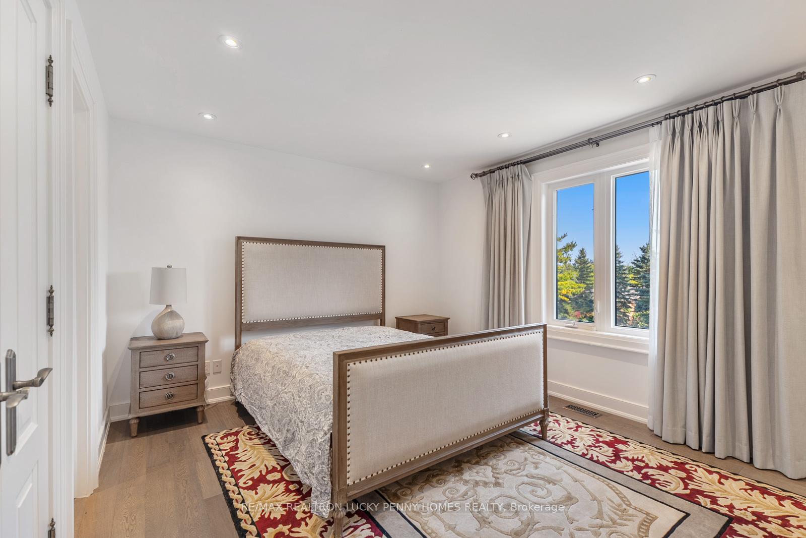 Photo 14 of 35 Walnut Glen Place, Markham, Devil's Elbow — HOMEH