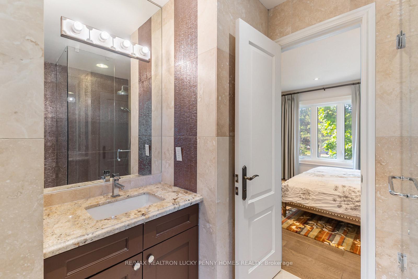 Photo 15 of 35 Walnut Glen Place, Markham, Devil's Elbow — HOMEH
