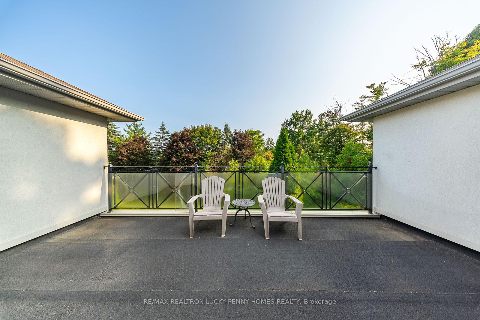 Photo 22 of 35 Walnut Glen Place, Markham, Devil's Elbow — HOMEH