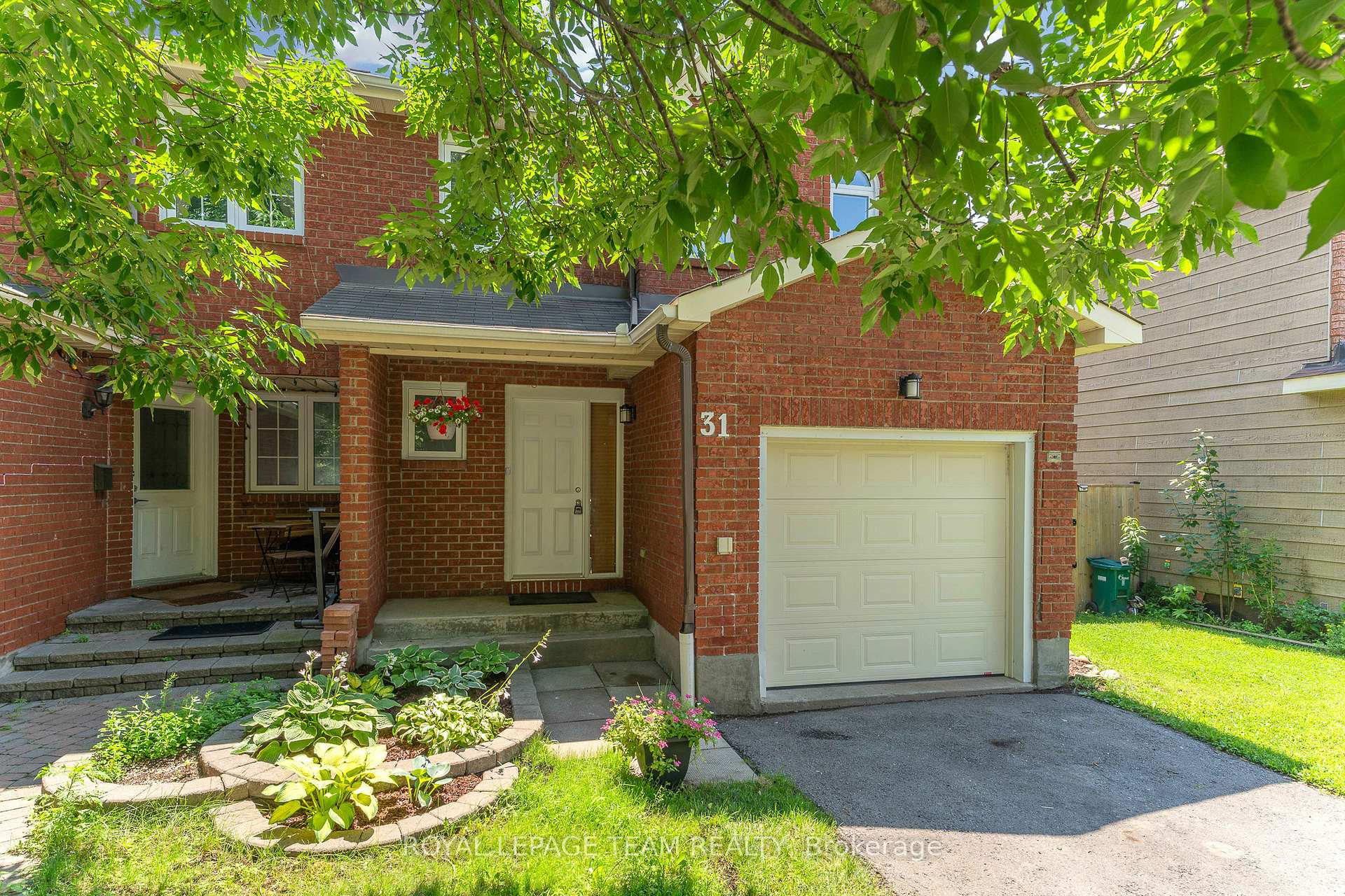 Photo 4 of 31 Robarts Crescent, Ottawa, Kanata - Katimavik — HOMEH