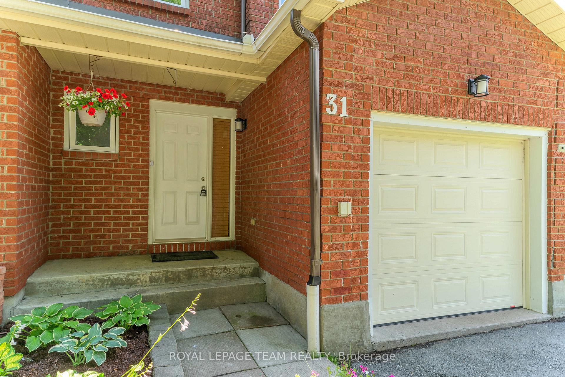 Photo 5 of 31 Robarts Crescent, Ottawa, Kanata - Katimavik — HOMEH