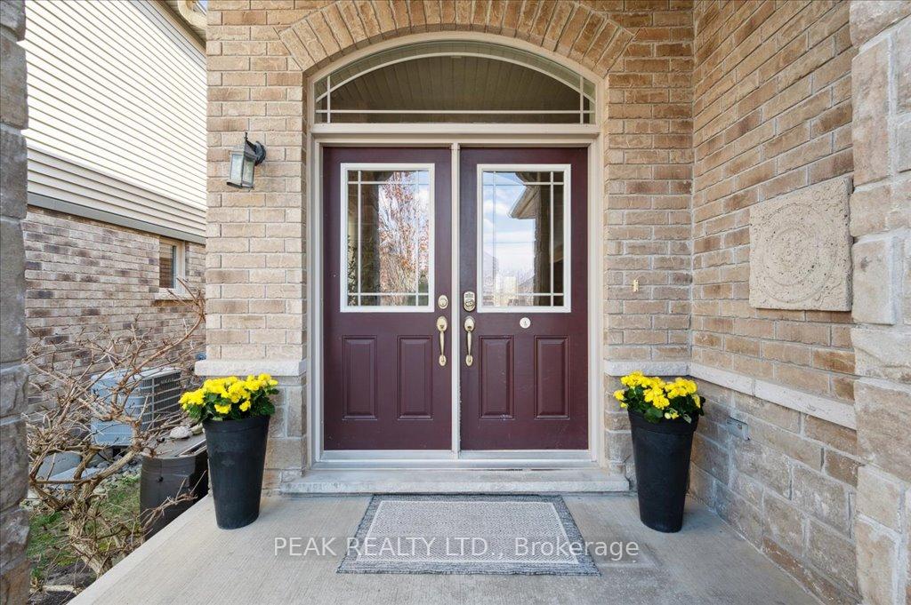 Photo 2 of 708 Robert Ferrie Drive, Kitchener — HOMEH