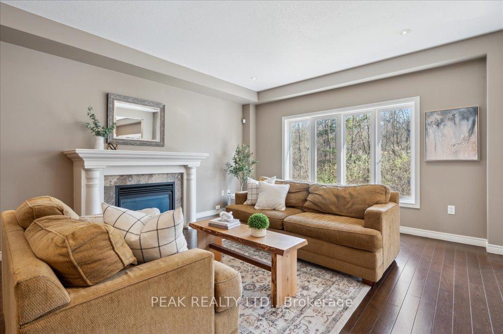Photo 5 of 708 Robert Ferrie Drive, Kitchener — HOMEH