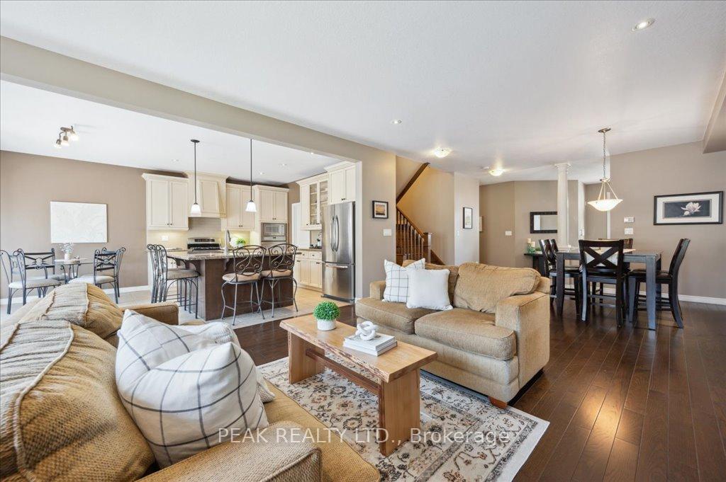 Photo 7 of 708 Robert Ferrie Drive, Kitchener — HOMEH