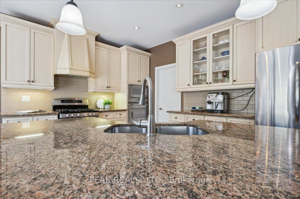 Photo 10 of 708 Robert Ferrie Drive, Kitchener — HOMEH