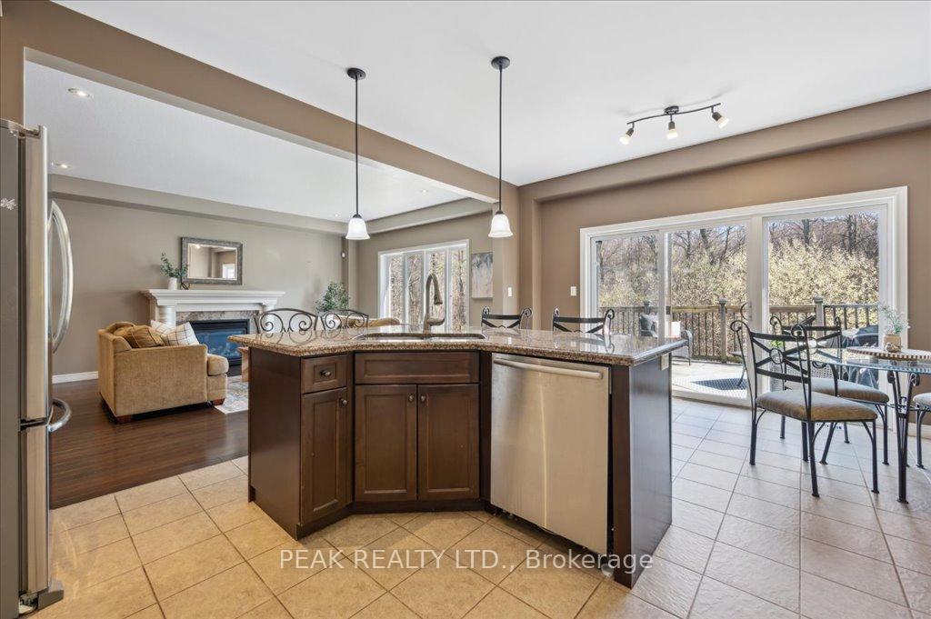 Photo 12 of 708 Robert Ferrie Drive, Kitchener — HOMEH