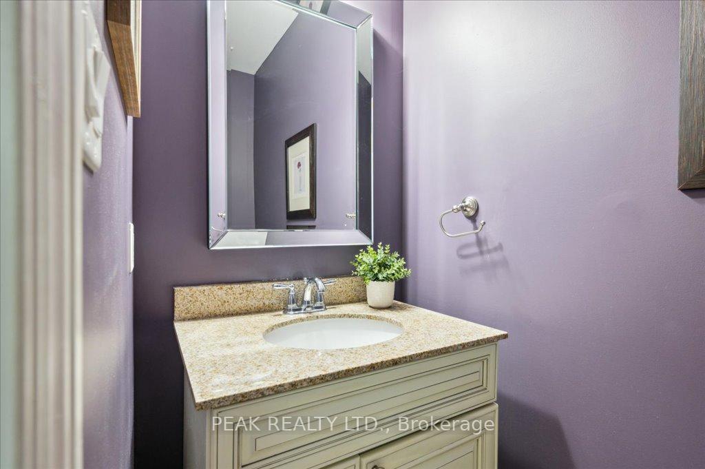Photo 13 of 708 Robert Ferrie Drive, Kitchener — HOMEH