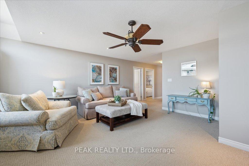 Photo 17 of 708 Robert Ferrie Drive, Kitchener — HOMEH