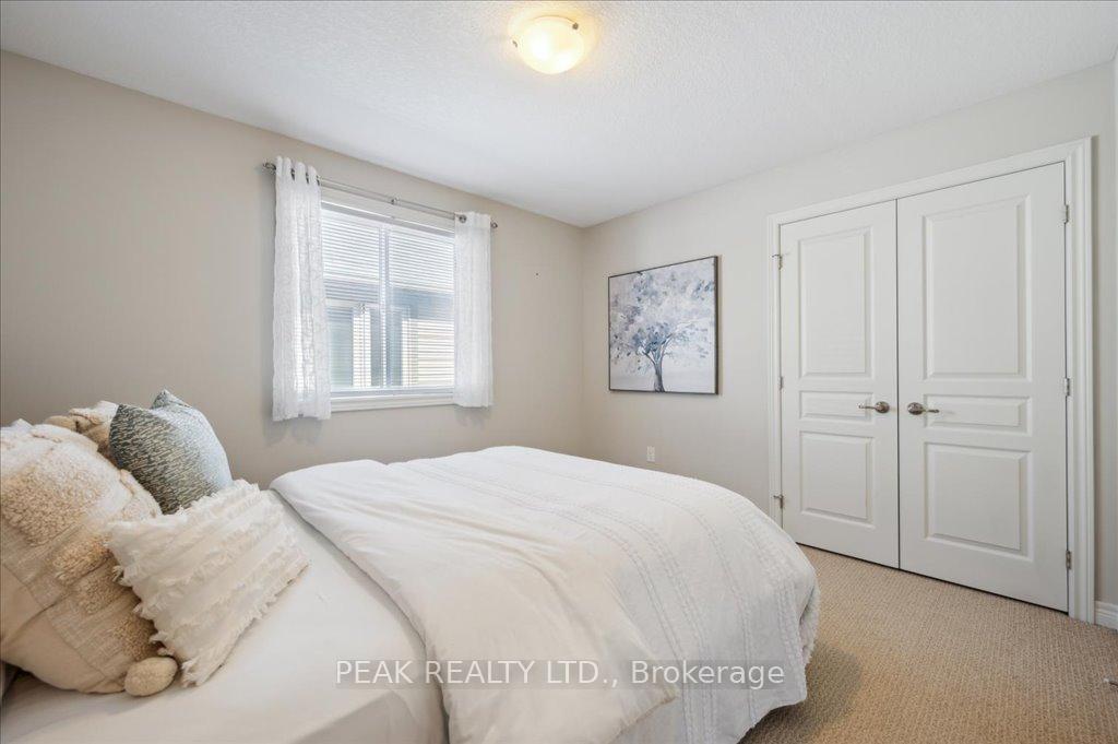 Photo 18 of 708 Robert Ferrie Drive, Kitchener — HOMEH