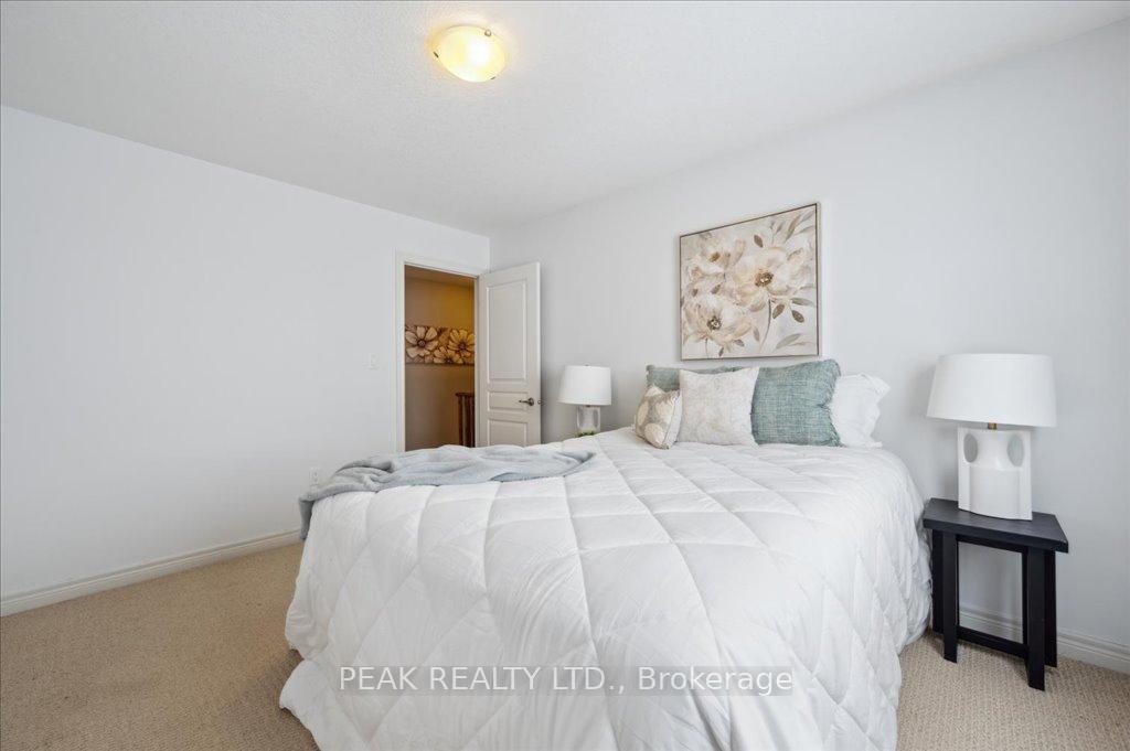 Photo 21 of 708 Robert Ferrie Drive, Kitchener — HOMEH
