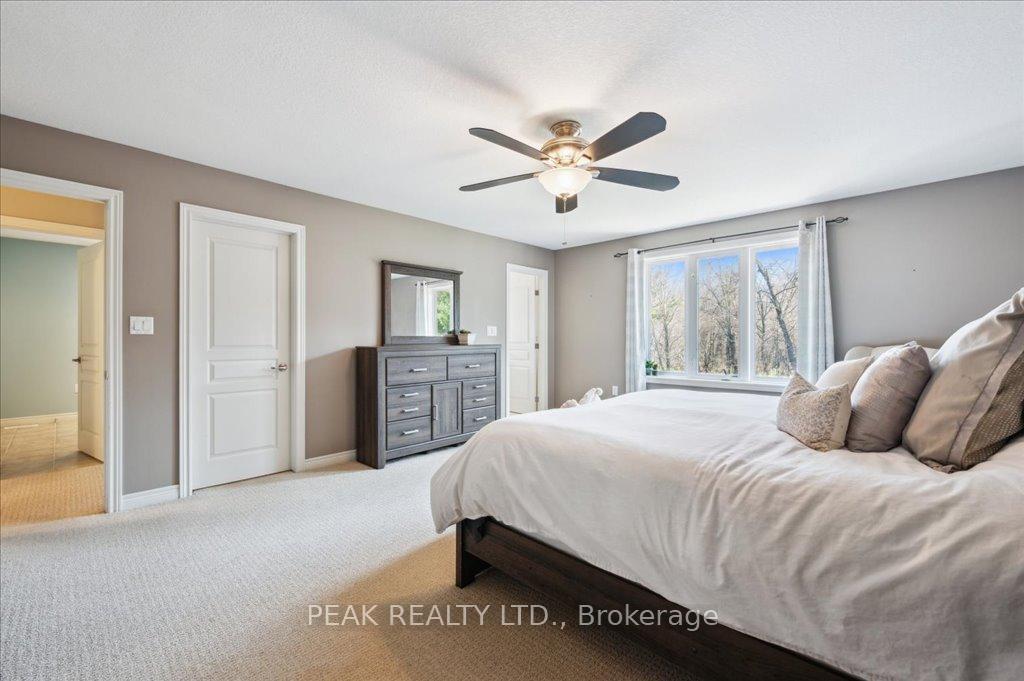 Photo 24 of 708 Robert Ferrie Drive, Kitchener — HOMEH