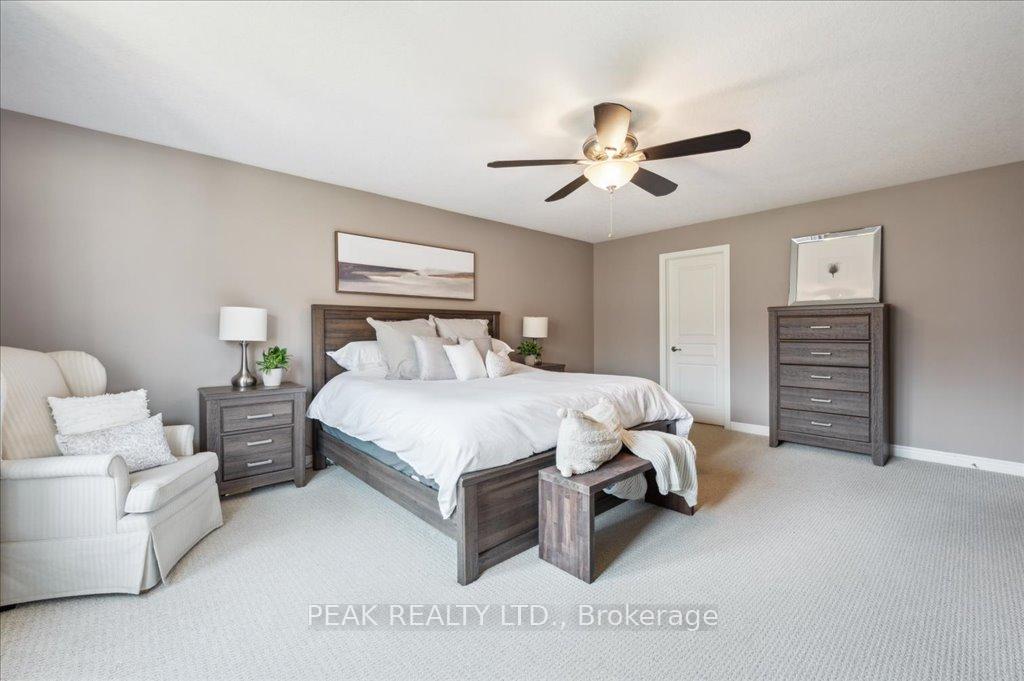 Photo 25 of 708 Robert Ferrie Drive, Kitchener — HOMEH
