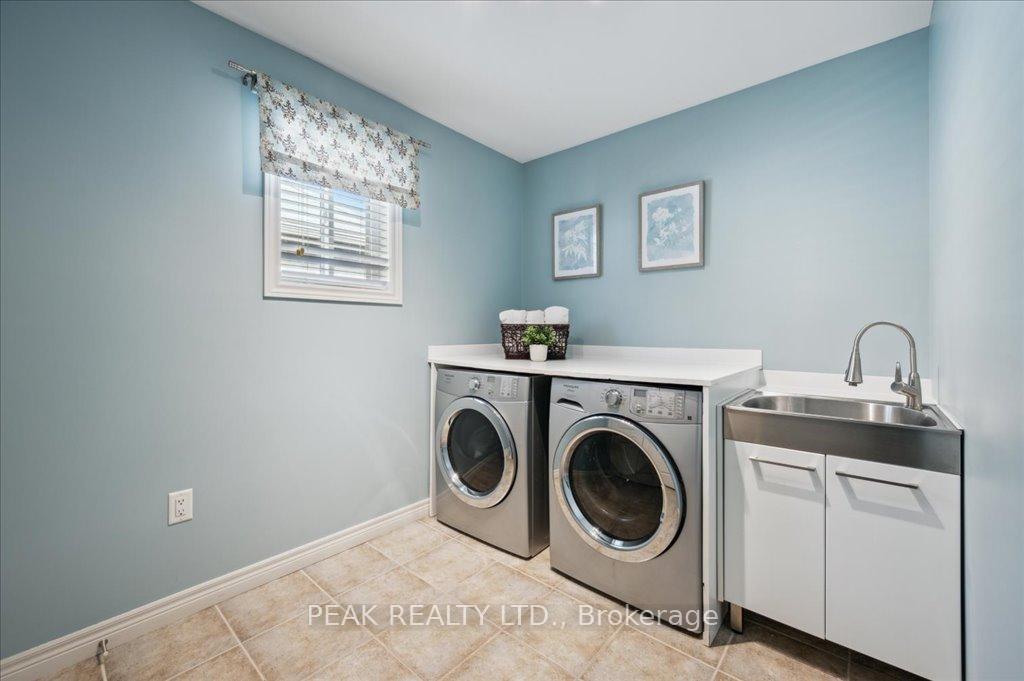 Photo 28 of 708 Robert Ferrie Drive, Kitchener — HOMEH