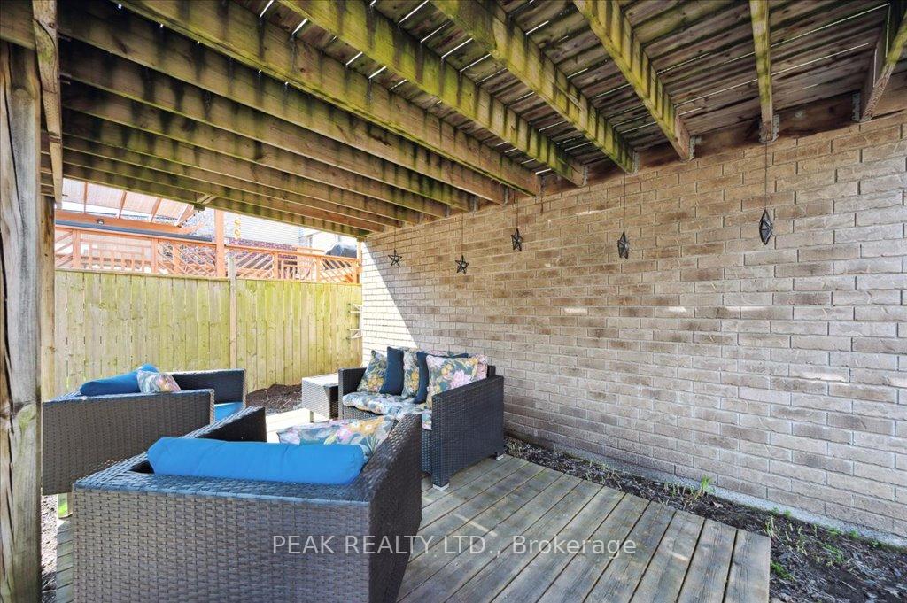 Photo 38 of 708 Robert Ferrie Drive, Kitchener — HOMEH