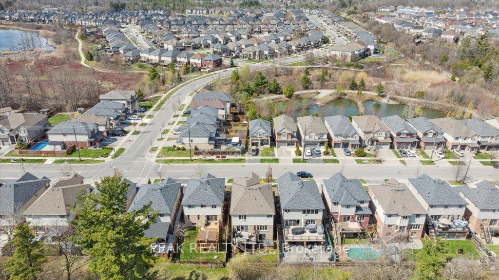 Photo 46 of 708 Robert Ferrie Drive, Kitchener — HOMEH