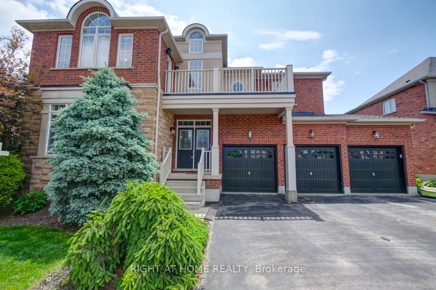 Photo 2 of 41 Watercliff Place, Hamilton, Winona Park — HOMEH