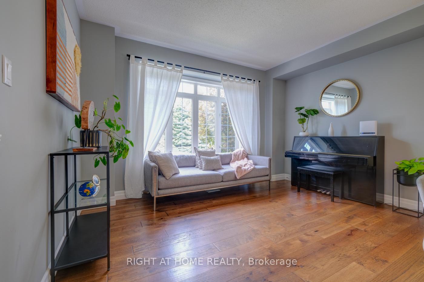 Photo 8 of 41 Watercliff Place, Hamilton, Winona Park — HOMEH