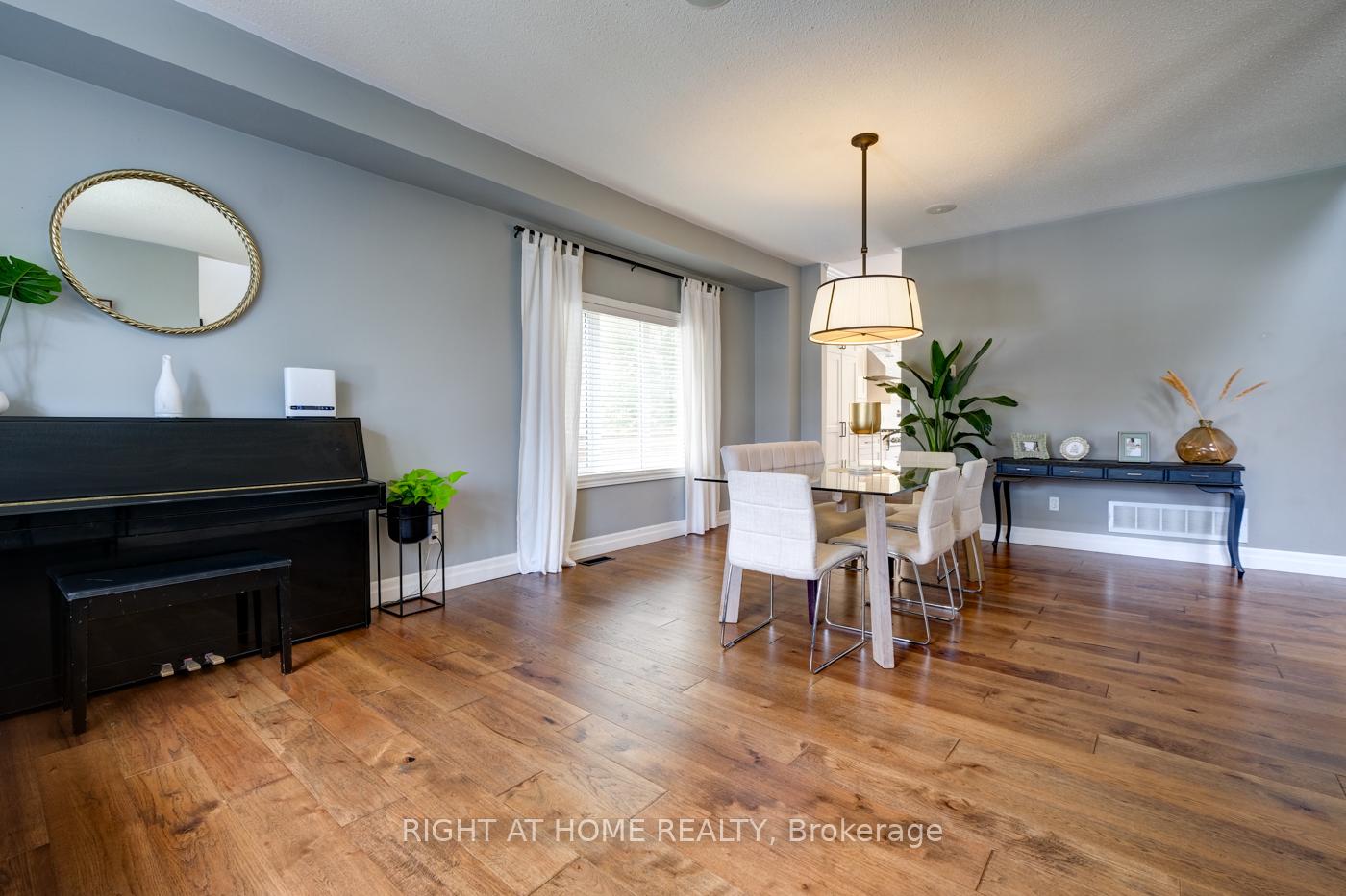 Photo 9 of 41 Watercliff Place, Hamilton, Winona Park — HOMEH