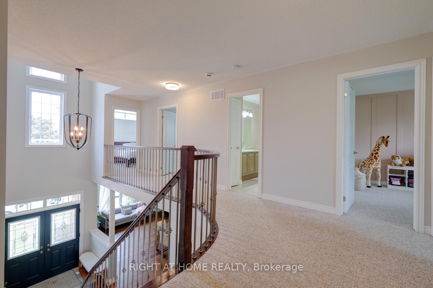 Photo 18 of 41 Watercliff Place, Hamilton, Winona Park — HOMEH