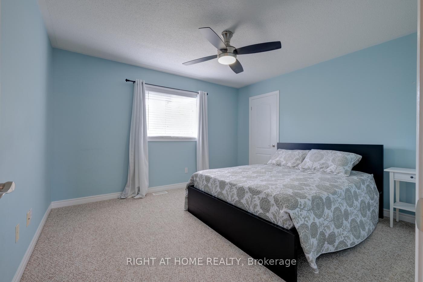 Photo 24 of 41 Watercliff Place, Hamilton, Winona Park — HOMEH