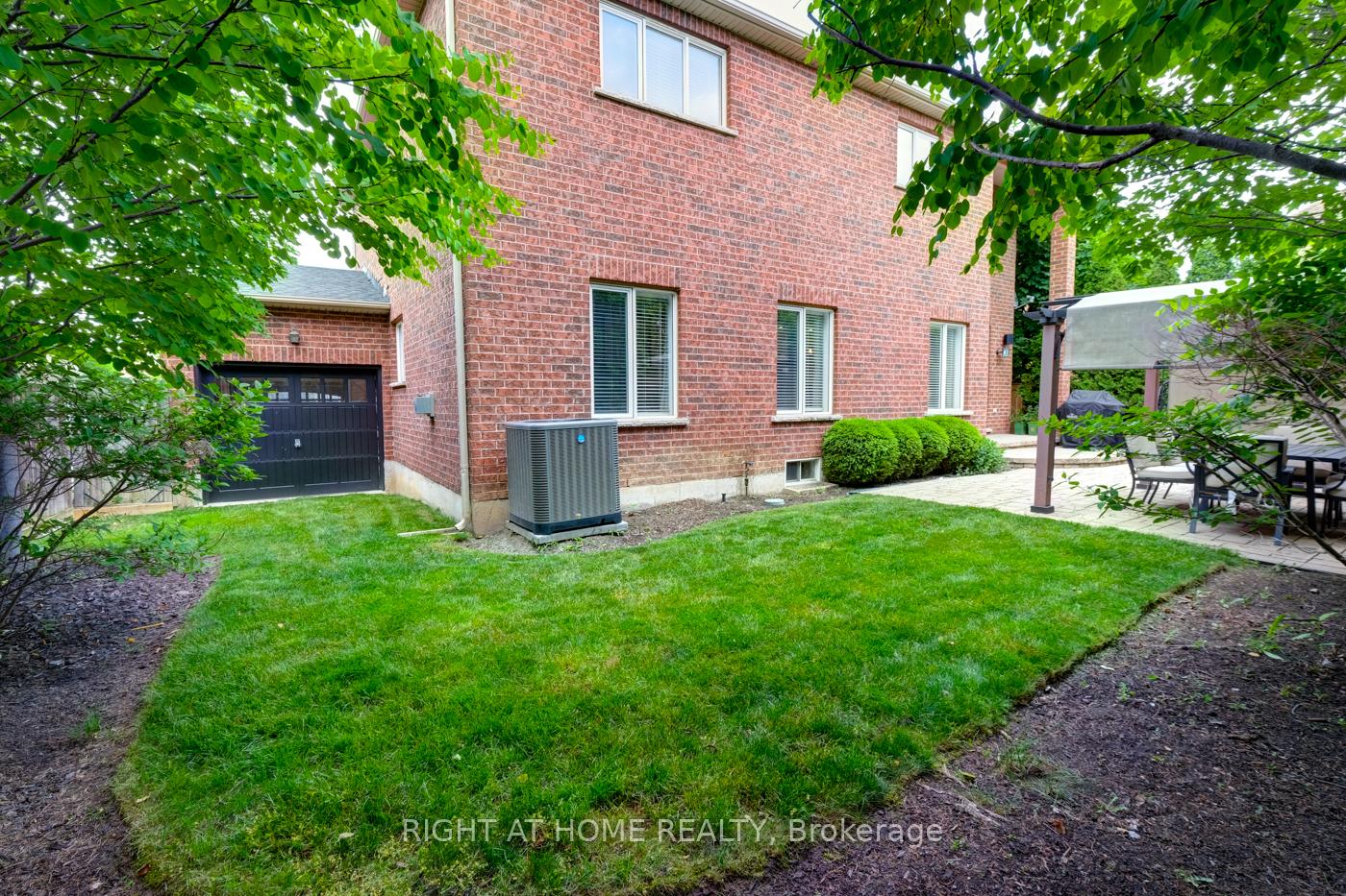 Photo 28 of 41 Watercliff Place, Hamilton, Winona Park — HOMEH