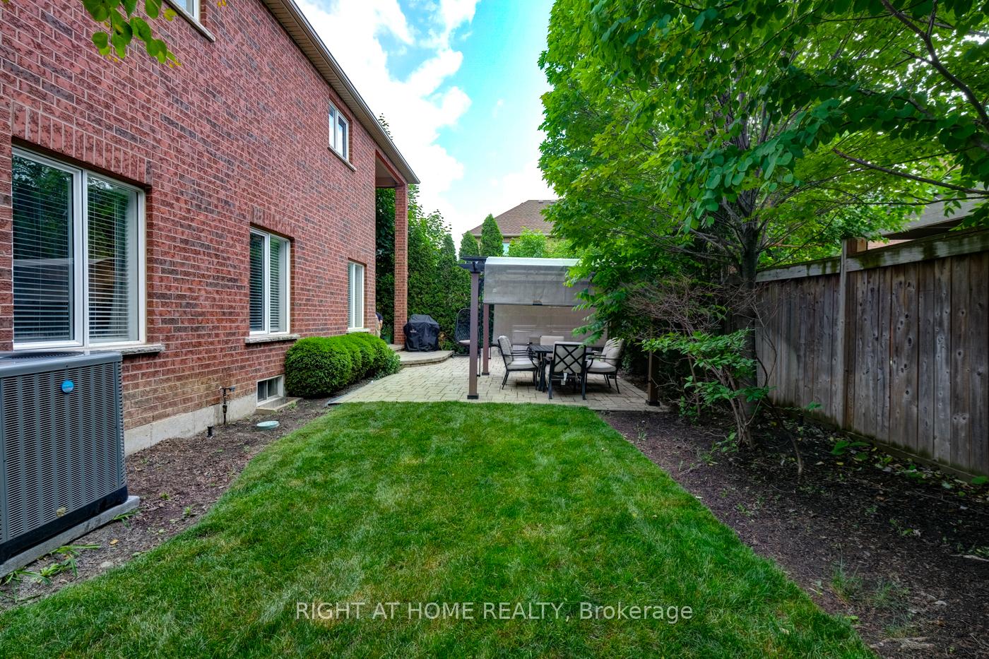 Photo 29 of 41 Watercliff Place, Hamilton, Winona Park — HOMEH