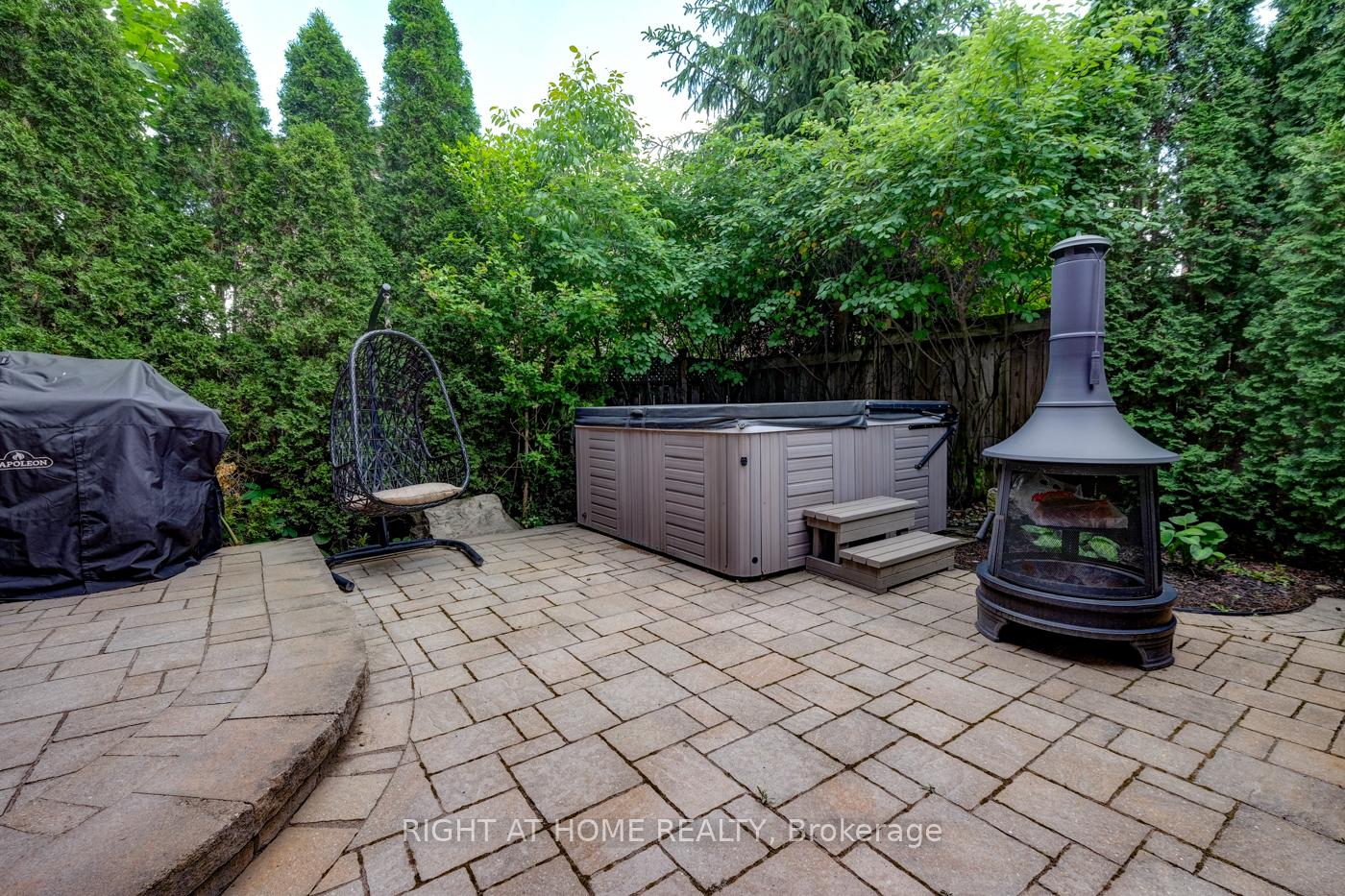 Photo 30 of 41 Watercliff Place, Hamilton, Winona Park — HOMEH