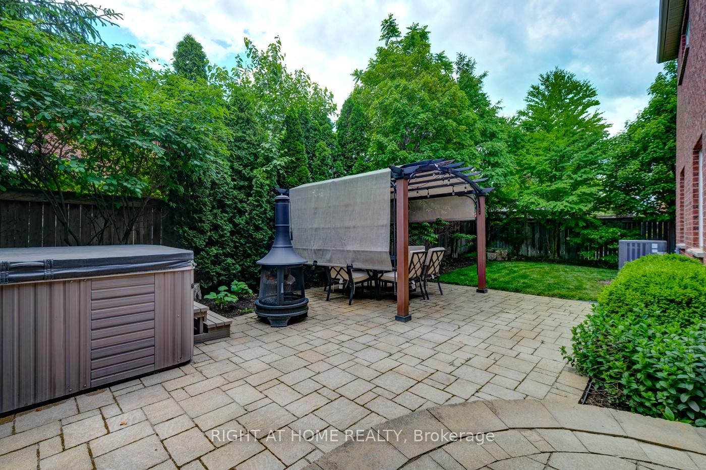 Photo 31 of 41 Watercliff Place, Hamilton, Winona Park — HOMEH