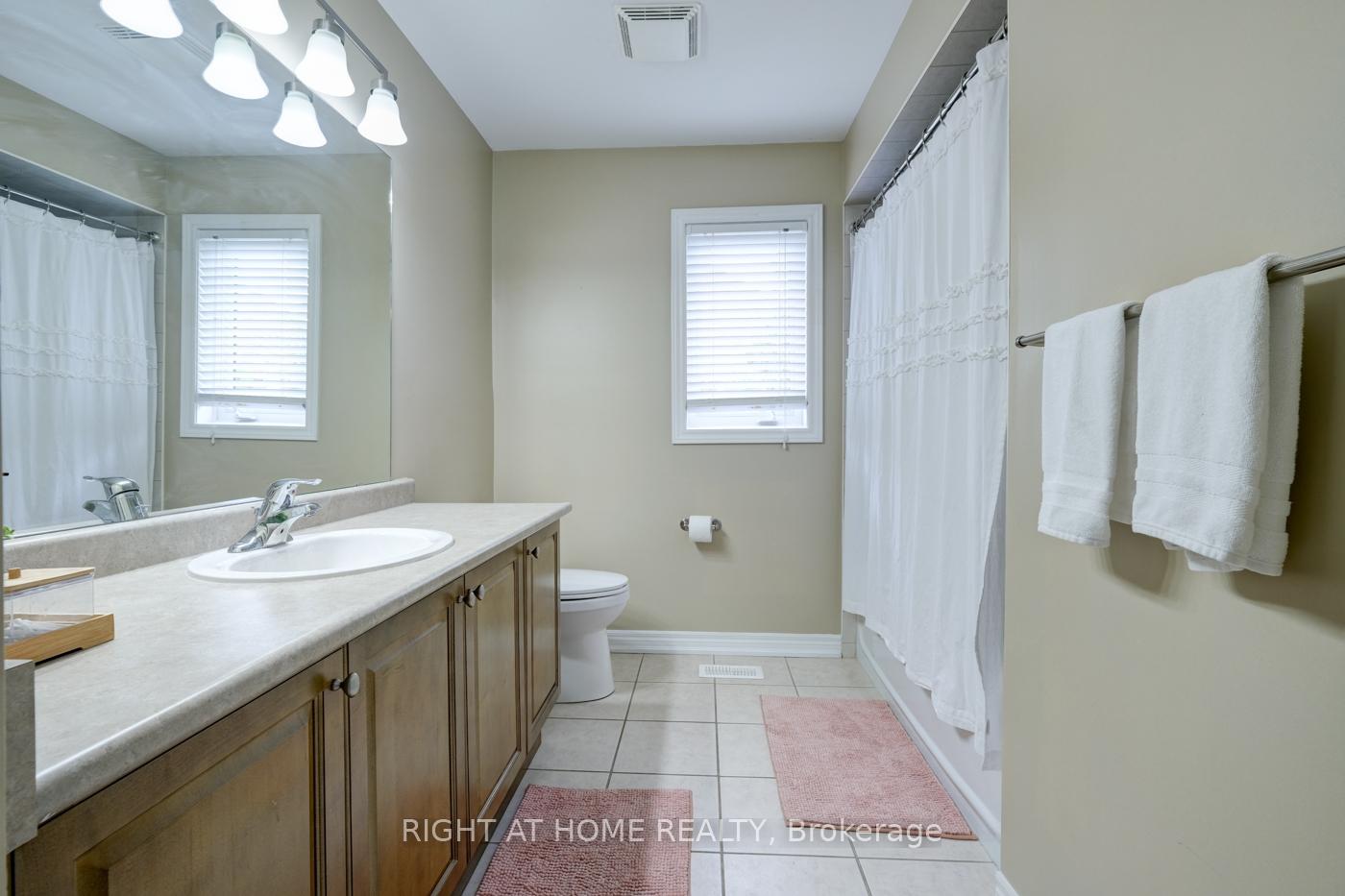 Photo 35 of 41 Watercliff Place, Hamilton, Winona Park — HOMEH