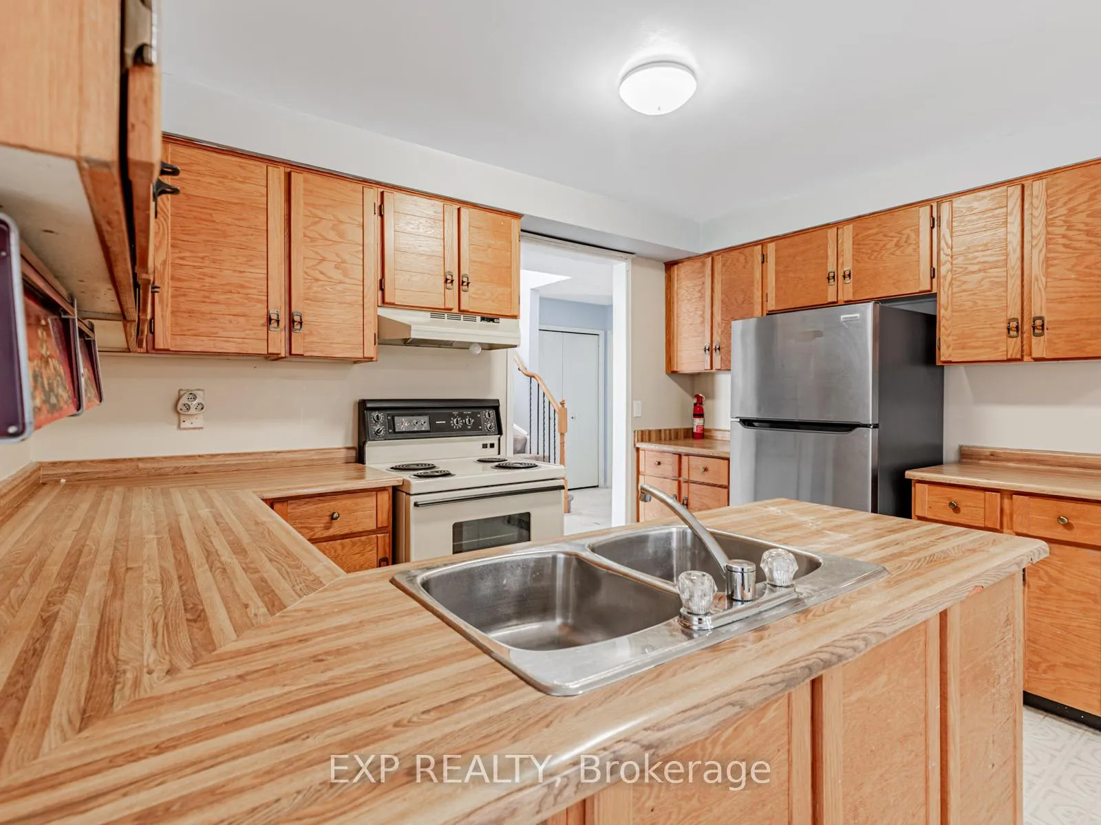 Photo 3 of 90 Hart Boulevard, Clarington, Newcastle — HOMEH