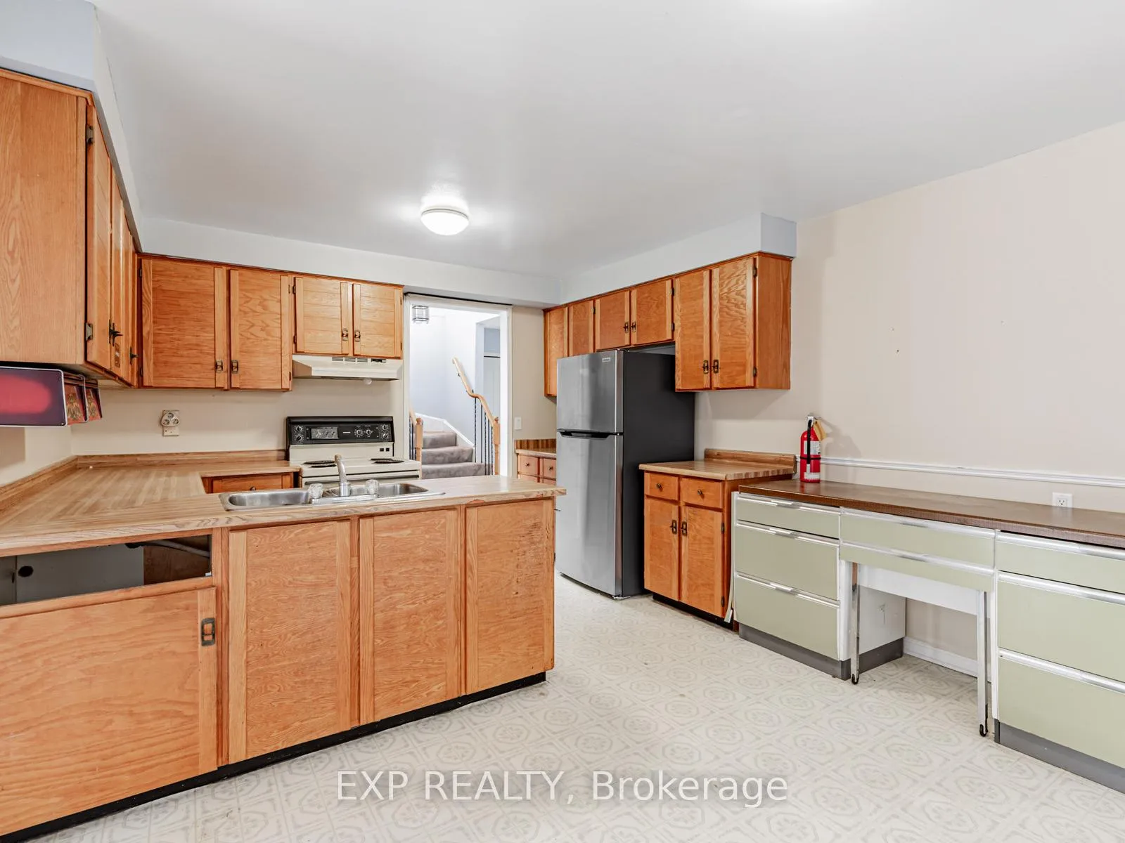 Photo 8 of 90 Hart Boulevard, Clarington, Newcastle — HOMEH