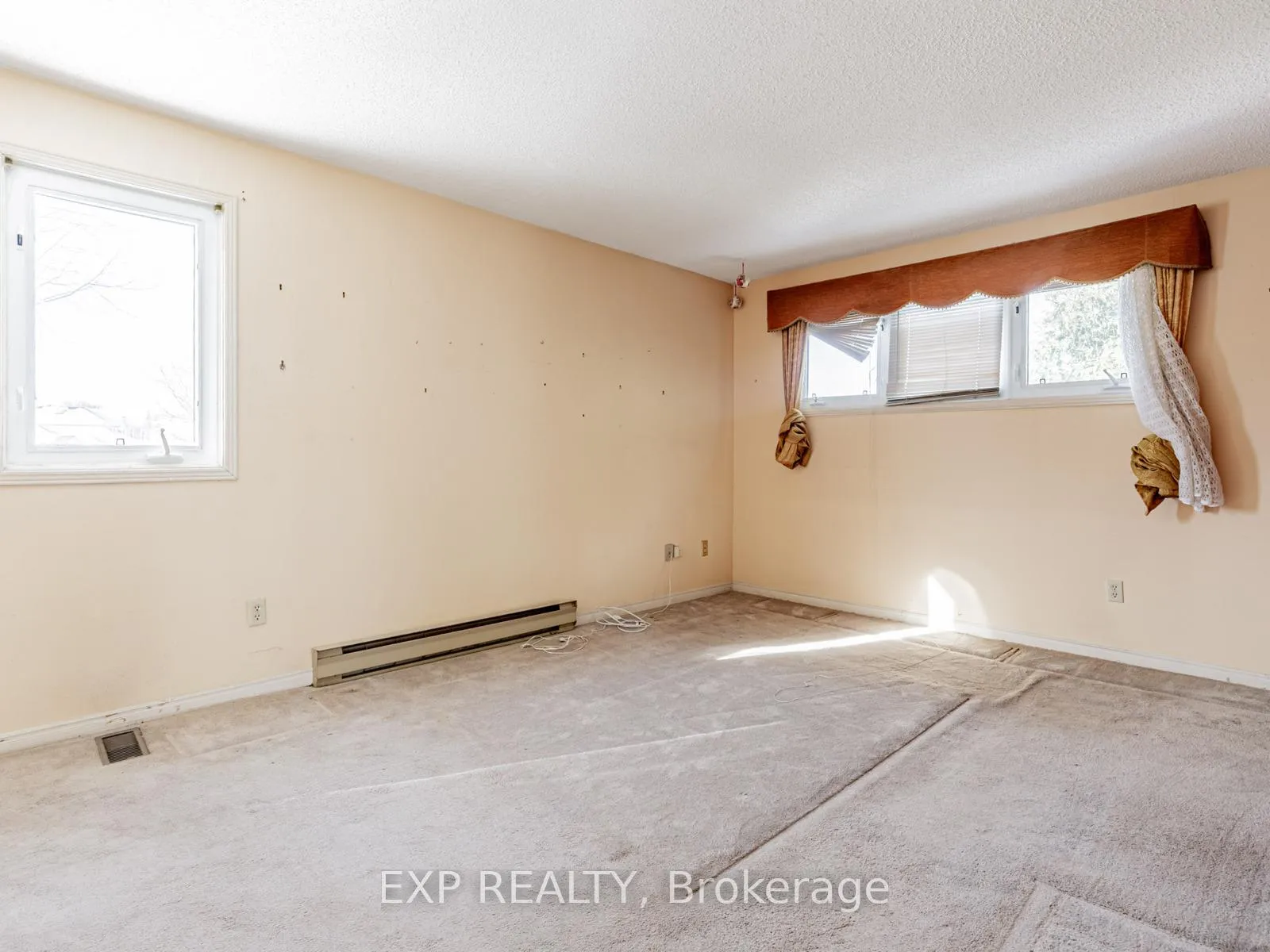 Photo 14 of 90 Hart Boulevard, Clarington, Newcastle — HOMEH